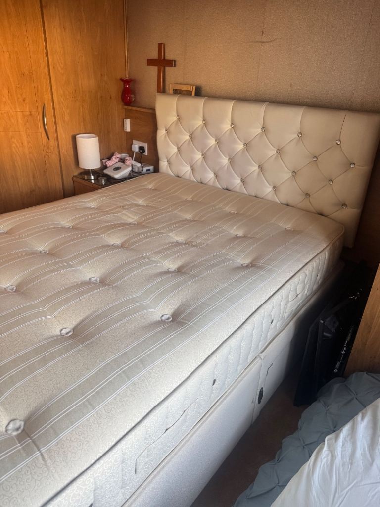 Sleepeezee Luxor Double Bed with Cream Fabric Headboard