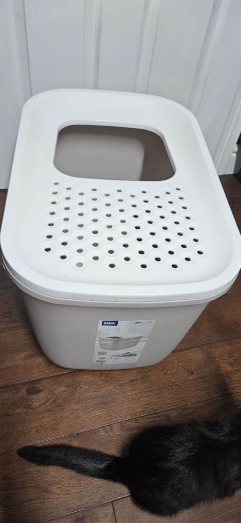 Large cat litter tray new 