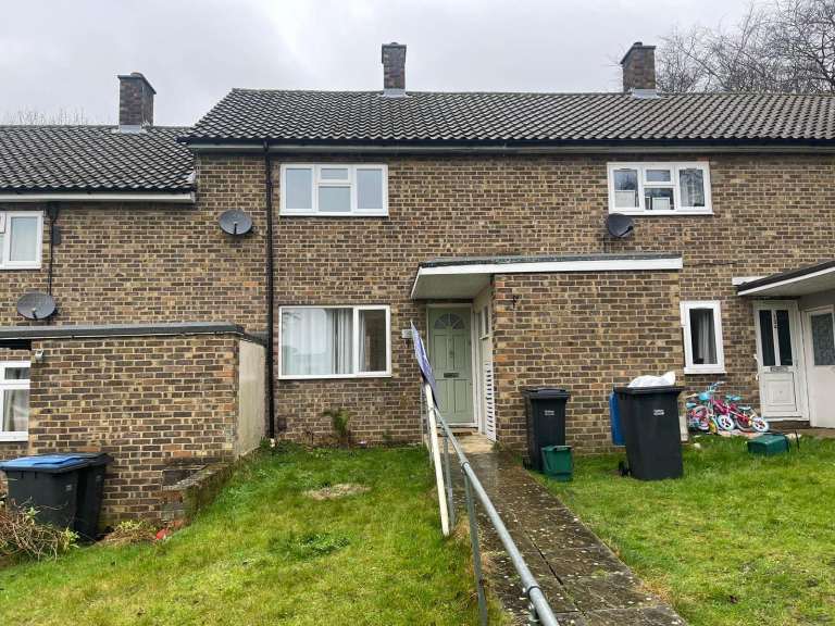 2 bedroom beautiful terrace house; CM20