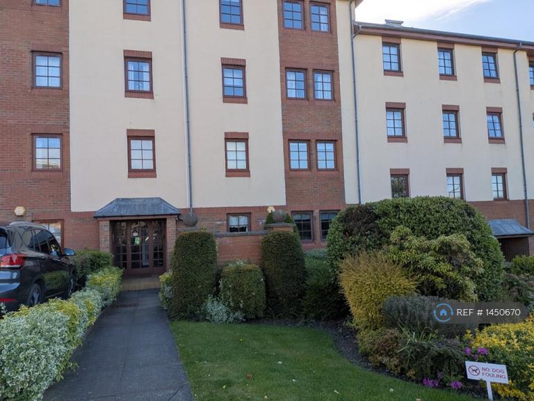 3 bedroom flat in Orchard Brae Avenue, Edinburgh, EH4 (3 bed) (#1450670)