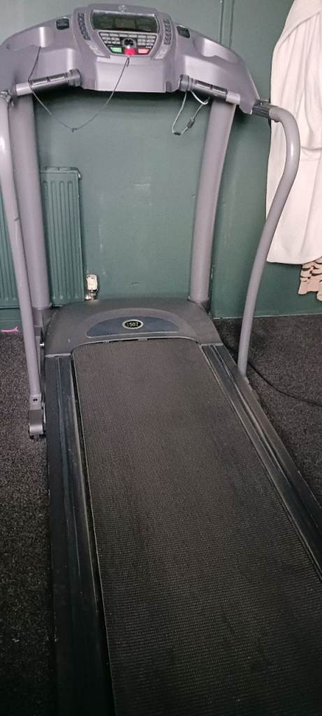 Horizon Treadmill (12% Incline) 