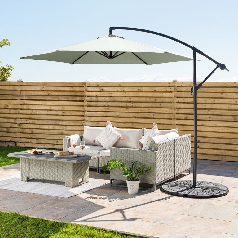 2.5 metre cantilever parasol 