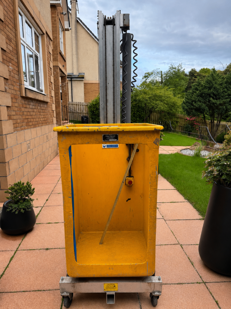 Genie APL-2P Personnel Lift / Aerial Work Platform | Approx. 8–9.5m Working Height