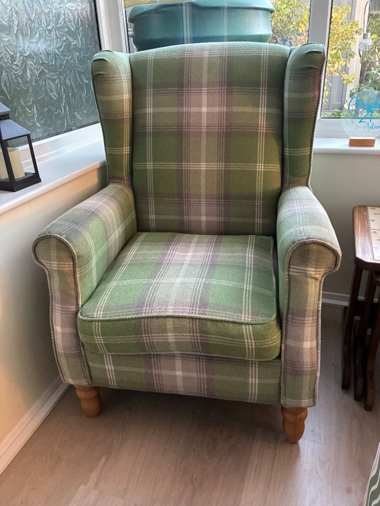 Small Chair 