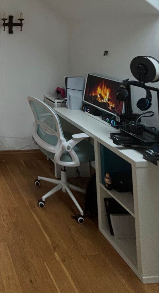 Ikea desk + chair for free