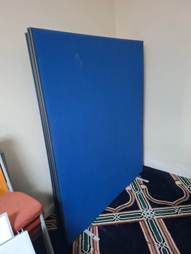 Room Divider / Wall Divider – Fabric – Large – Good Condition
