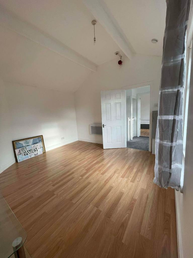 Massive 1 bedroom flat 