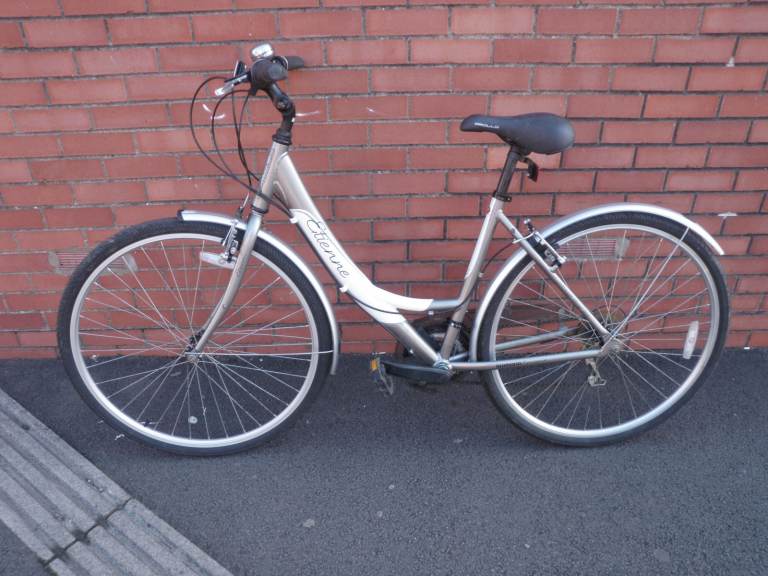 Ladies Hybrid City Bike