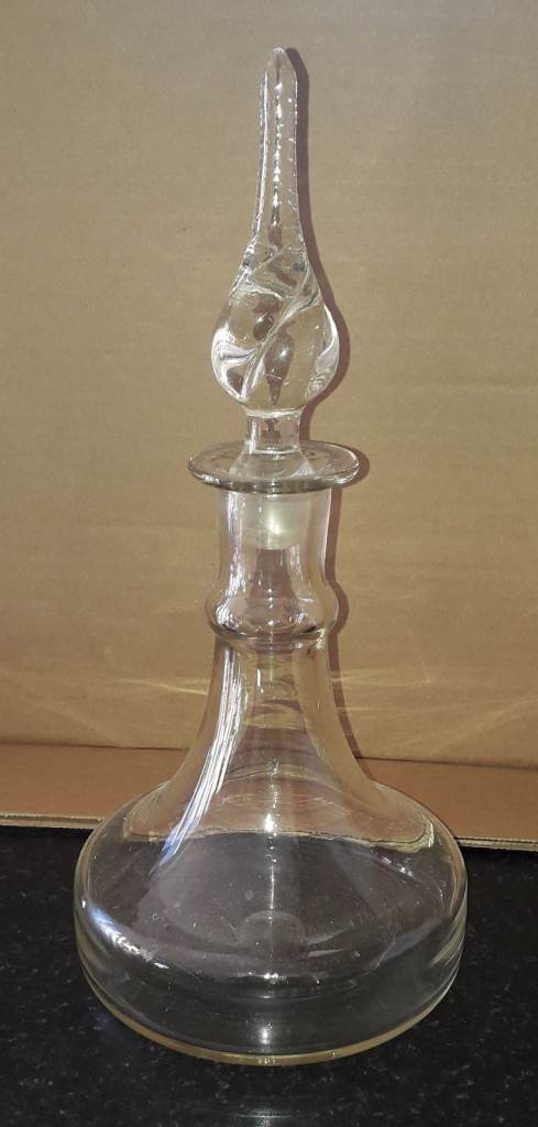 Glass Decanter in good condition