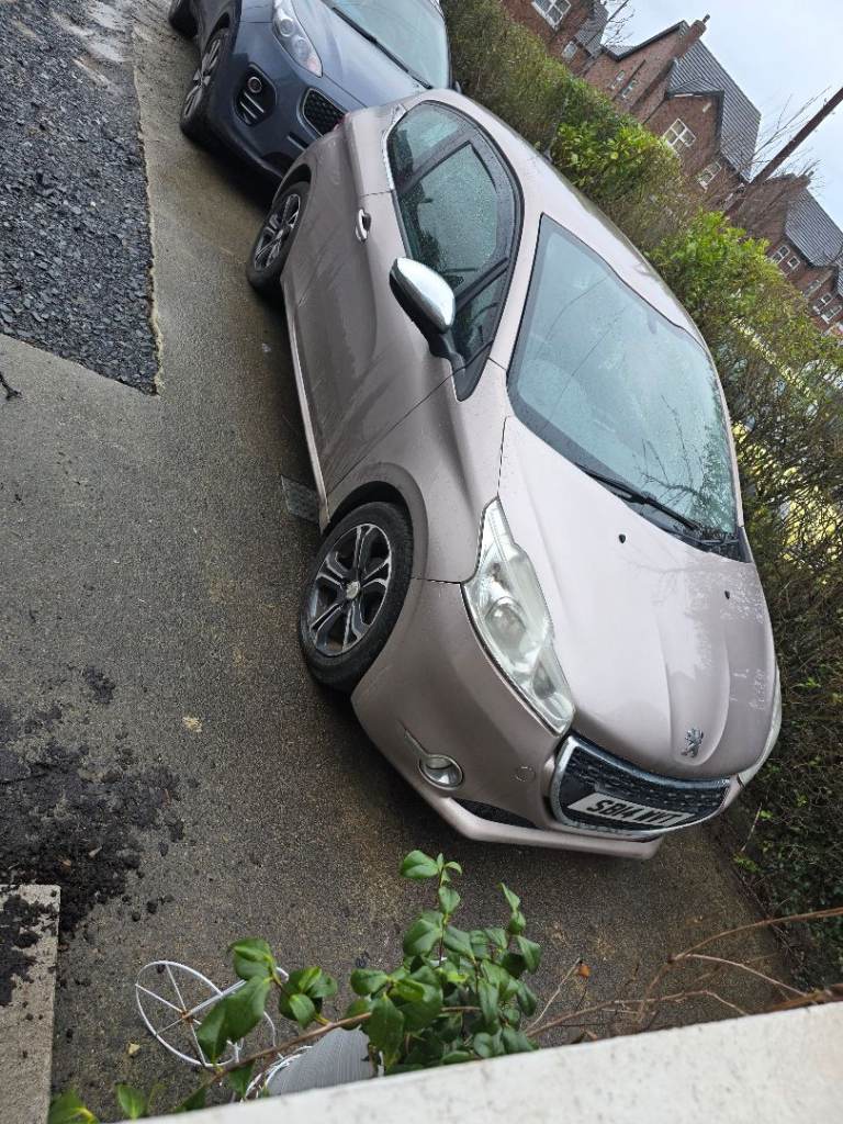 Peugeot, 208, Hatchback, 2014, Manual, 1398 (cc), 3 doors