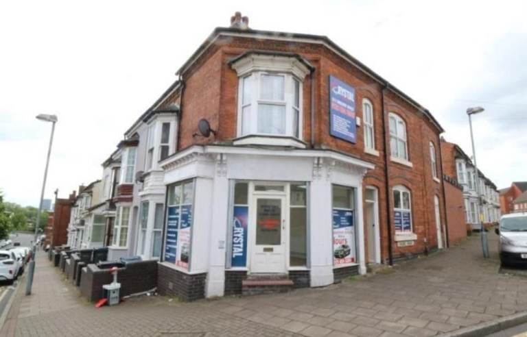 Shop to Let in Birmingham Hockley B19 for Office, Hairdresser, Beauty Salon, Retail