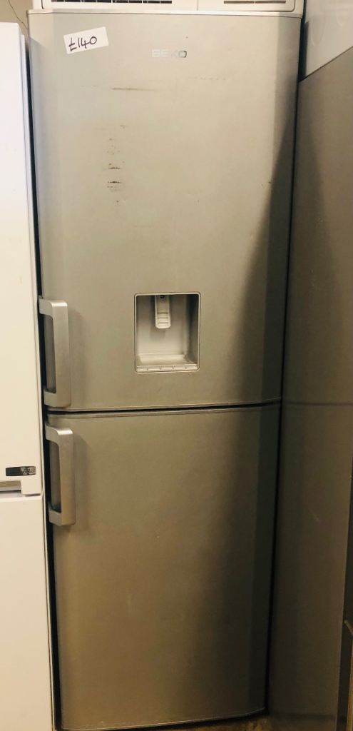 🚚 beko fridge freezer with water dispenser can deliver £140