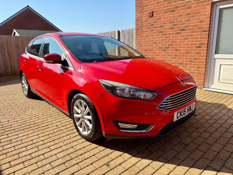 Ford FOCUS Titanium, Petrol,Manual, 5 doors, 12 months MOT (No Advisories)