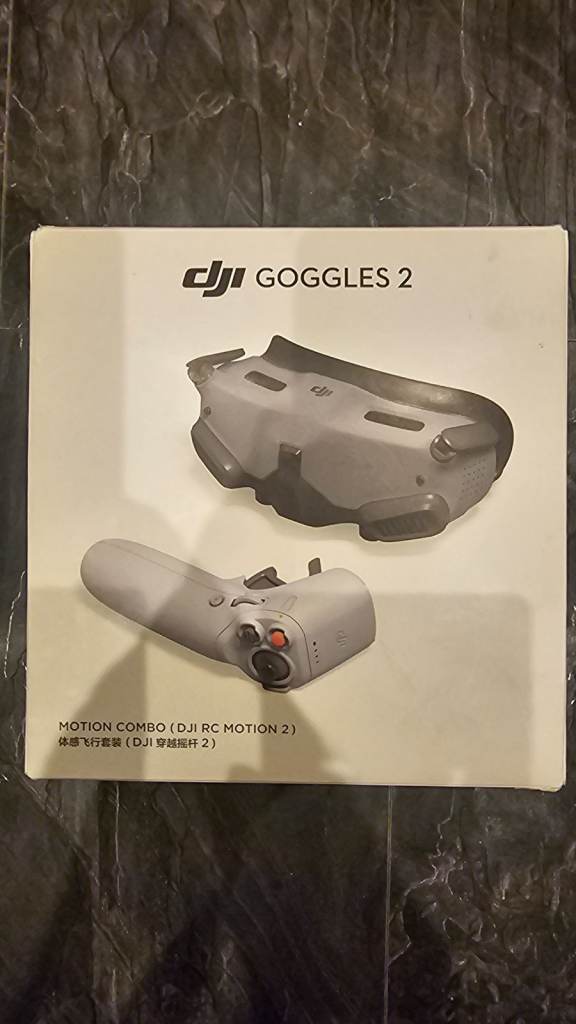 For Sale - DJI GOGGLES 2 & MOTION CONTROLLER 2