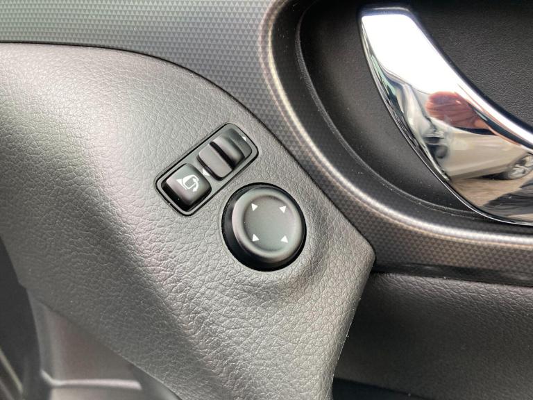 2019 Nissan Qashqai 1.3 DiG-T N-Connecta 5dr HATCHBACK PETROL Manual
