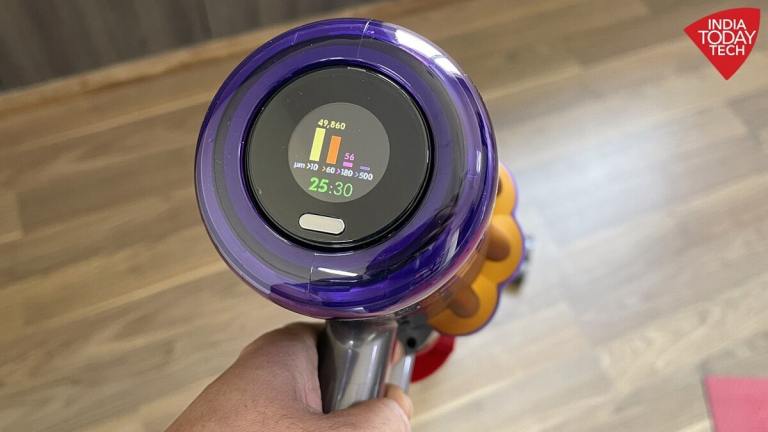 Dyson V12 comes with tools and extras