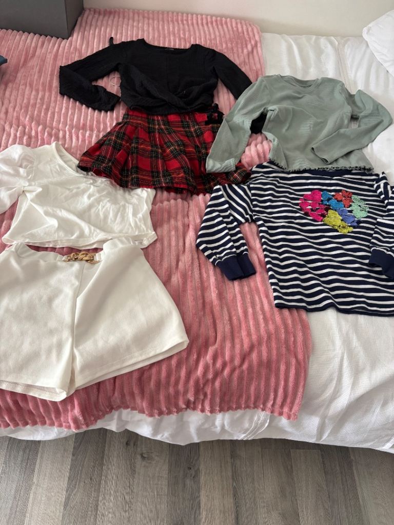 Girls clothes aged 9-11 years