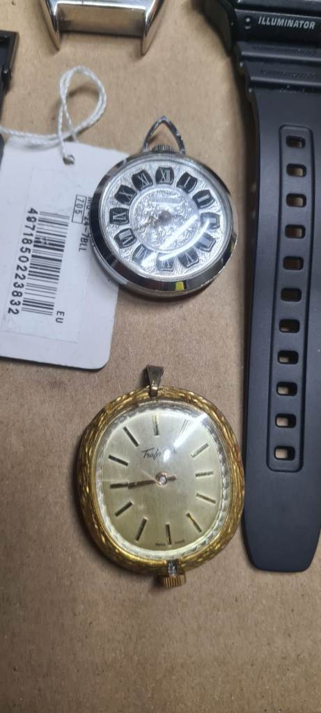 Job lot of vintage wristwatches & pocket watch Mechanical & quarts