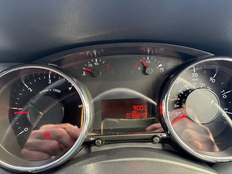 2011 Peugeot 5008 1.6 HDI FAP 112 Family Estate Diesel Manual