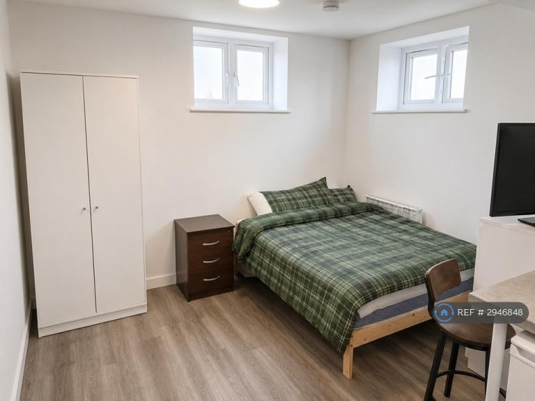 Studio flat in Edgware Road, London, NW2 (#2946848)