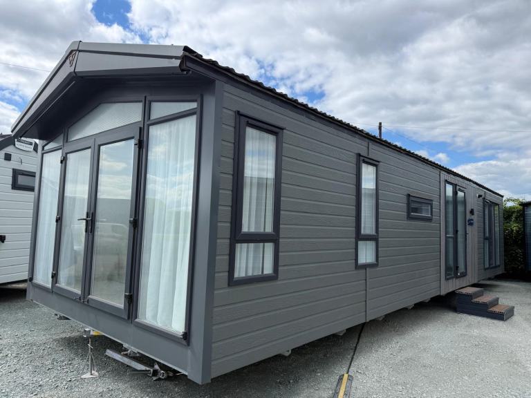 2022 VICTORY LAKEWOOD 42X14 • BS3632 LODGE • MINT • £57,995