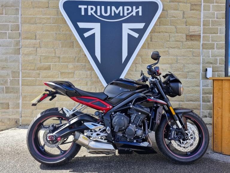 2019 Triumph Street Triple R TFT display version - Low mileage