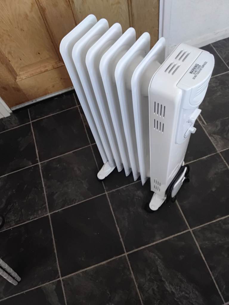 Free standing oil radiator 