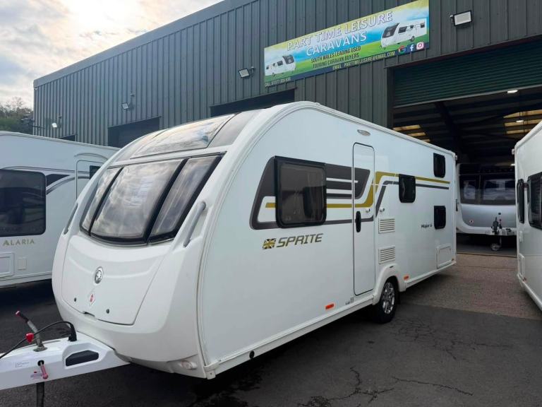 2016 SWIFT SPRITE MAJOR 6 - 6 BERTH CARAVAN 