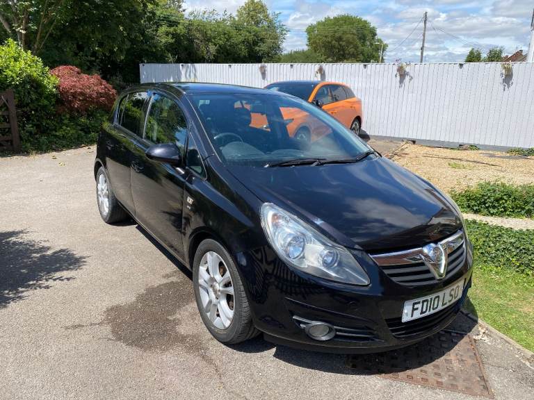 2010 Vauxhall CORSA SXi, 1.2L, 5 Door hatchback, Manual, metallic Black, alloy wheels, low miles