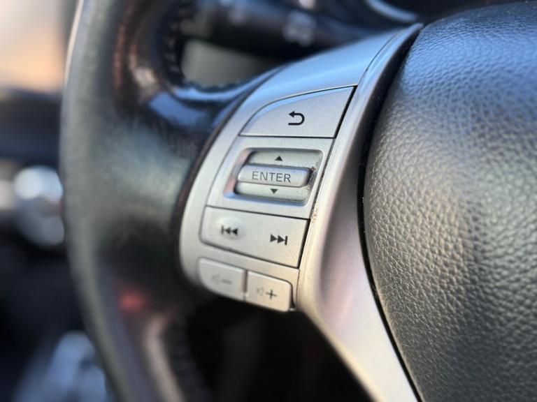 2016 Nissan Qashqai 1.6 dCi Tekna XTRON 2WD Euro 6 (s/s) 5dr Diesel