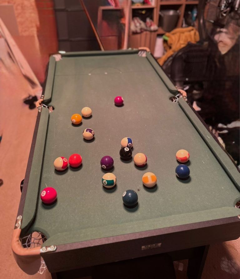 Foldable Pool table 70cmx140cm 