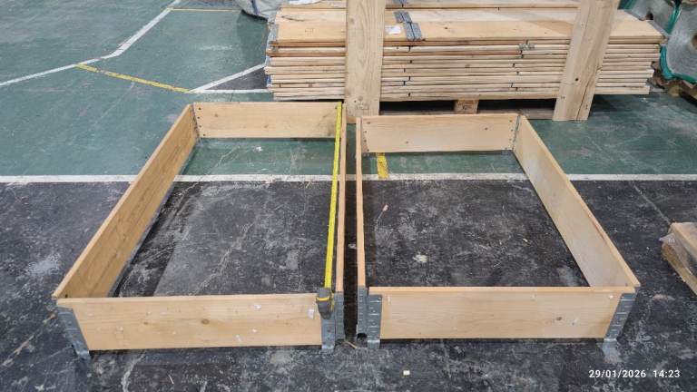 Raised Garden Bed Planters – Stackable Wooden Pallet Collars