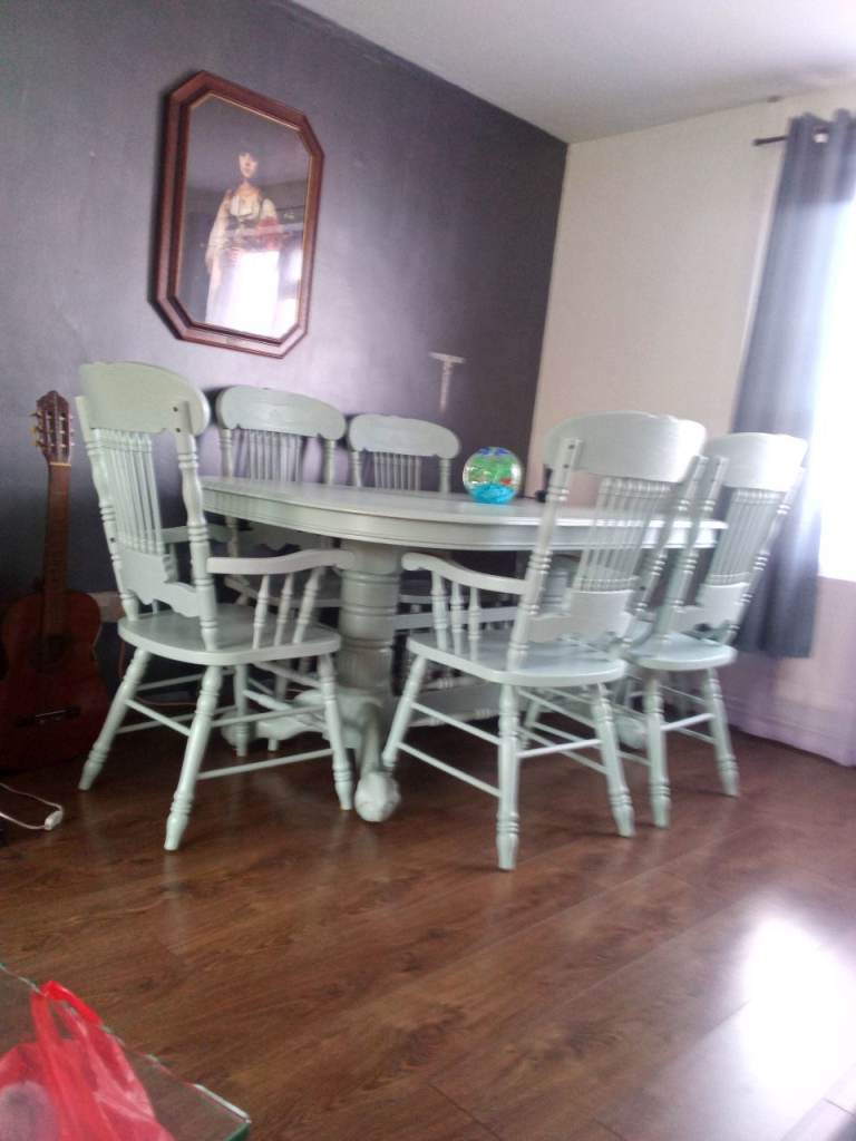 Table and six chairs 