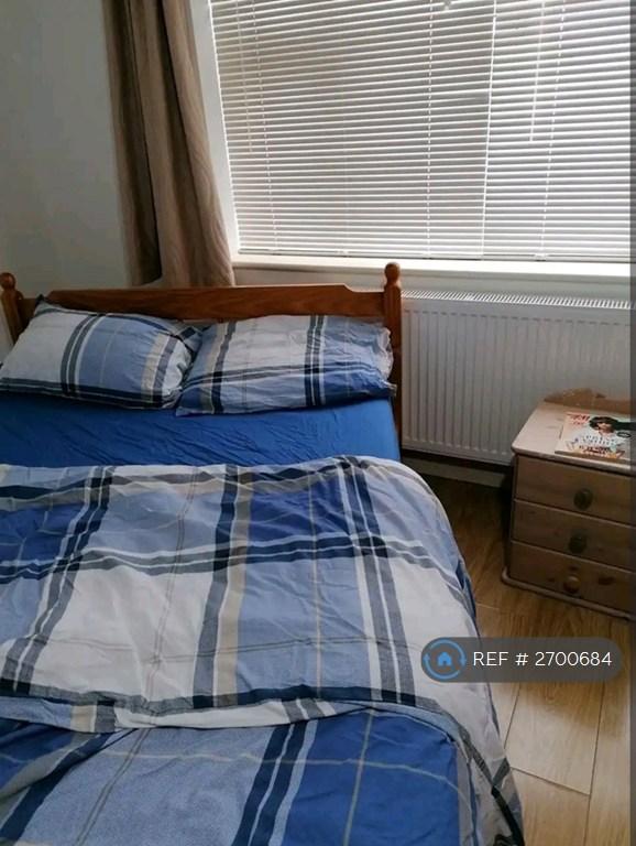 Studio flat in Thorndon Close, Kent, BR5 (#2700684)