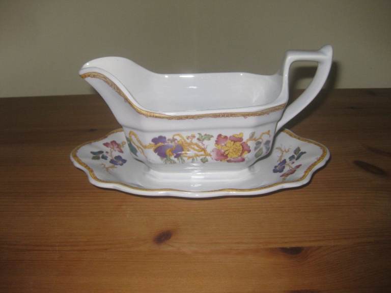 Vintage Wedgwood porcelain gravy/sauce boat with attached underplate Devon Rose