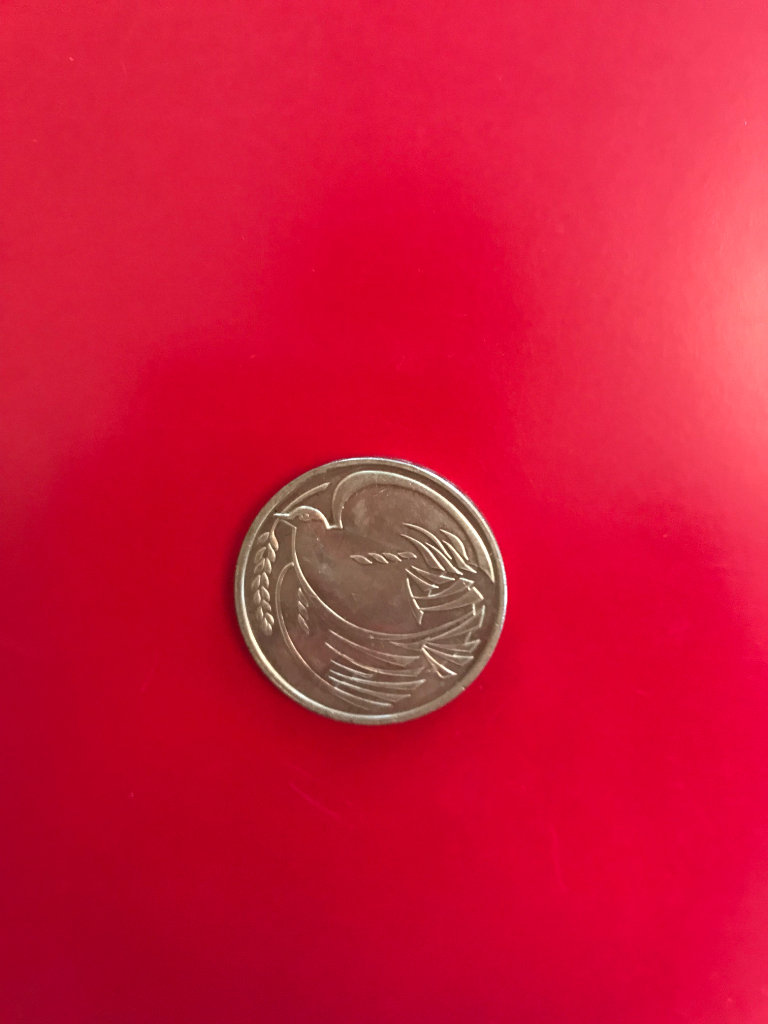 Dove of Peace 1995 Circulated £ 2 Coin( Collectable )