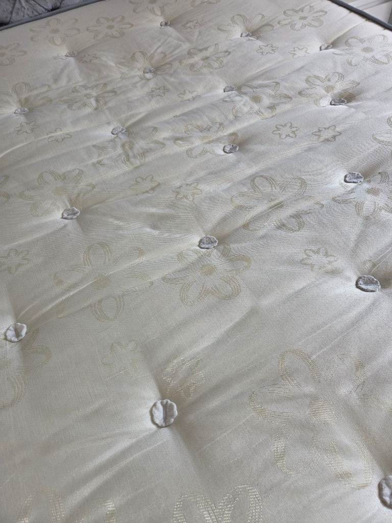 Knightflex king Mattress 