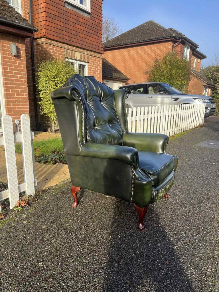 Lovely Dark Green Leather Chesterfield Queen Anne Wing Back Chair