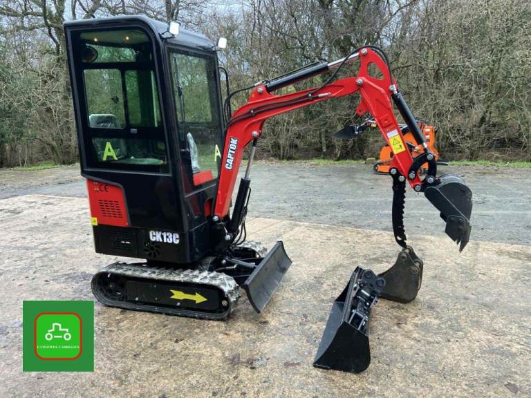 NEW CAPTOK 1 ton MINI DIGGER 3 BUCKETS SIDE TILT & THUMB SEE VIDEO
