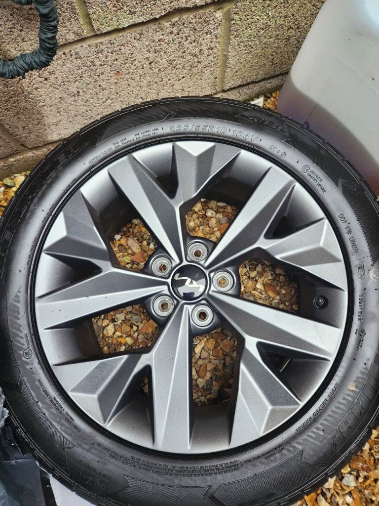 Title: Genuine 18" Kia Sportage Mk5 (2022+) Alloy Wheels & Tyres - Set of 4