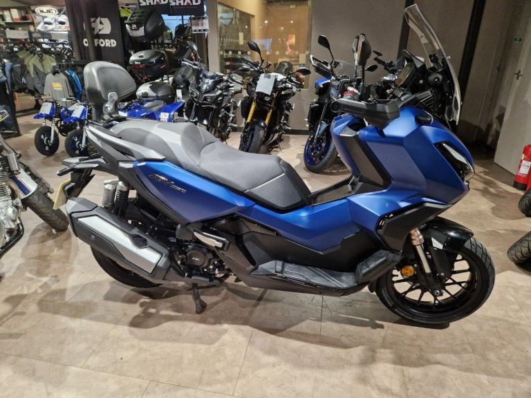 HONDA ADV 350 IN BLUE