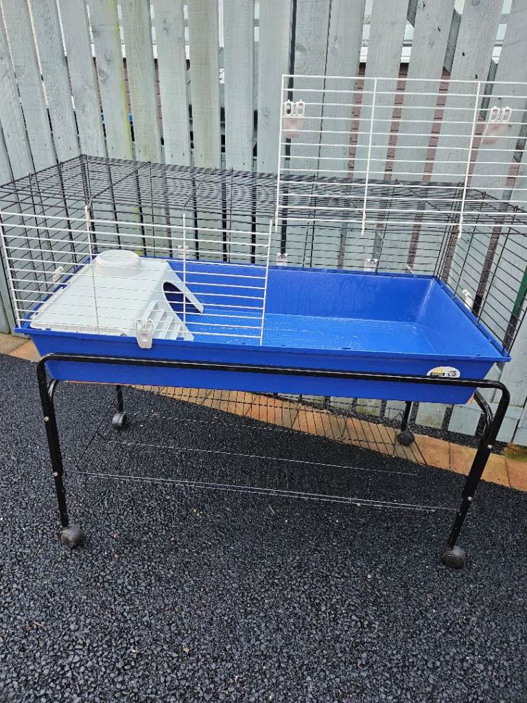 Small pet cage and stand