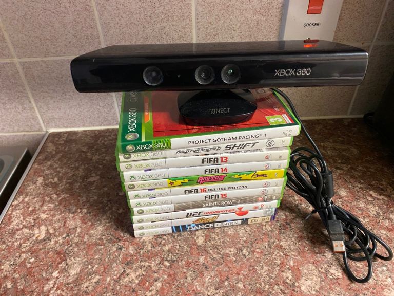 Xbox 360 Kinnect and 11 games