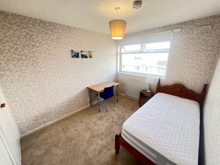 A single room near Edinburgh University Kings Buildings 