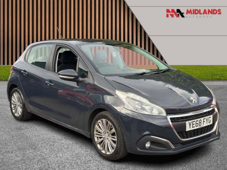 2018 Peugeot 208 1.2 PureTech 82 Signature 5dr [Start Stop] HATCHBACK PETROL Manual