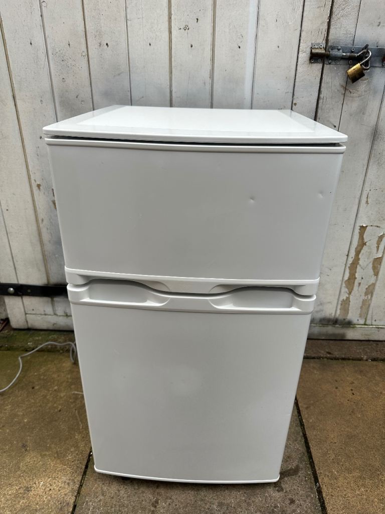 Under Counter Fridge Freezer 