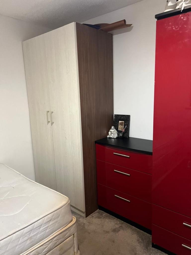 sharing room for a girl