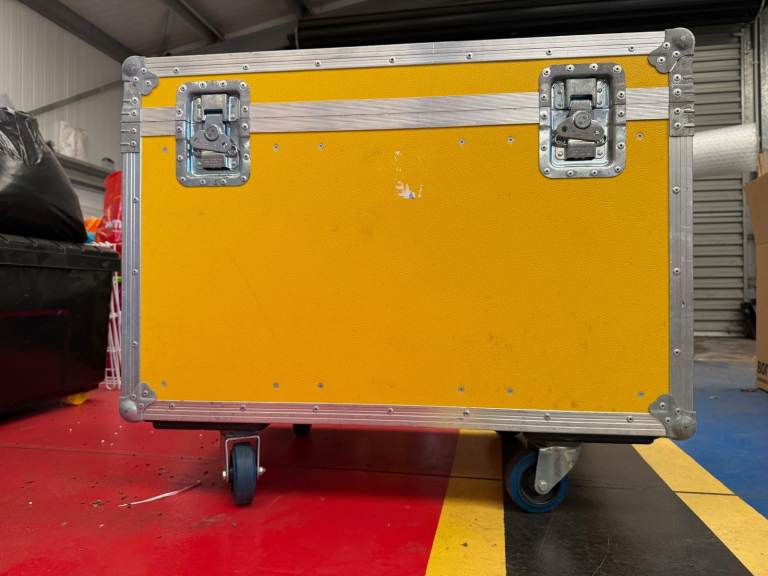 Large Wheeled Flight Case - Amptown Professional