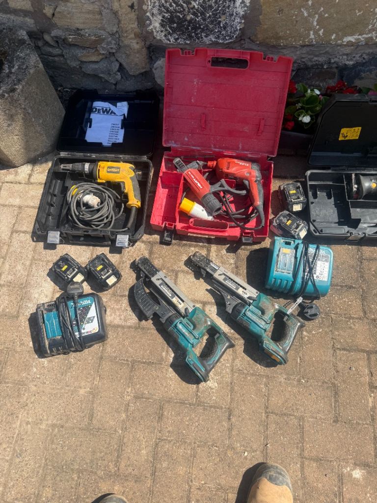 Cordless collated screwdriver