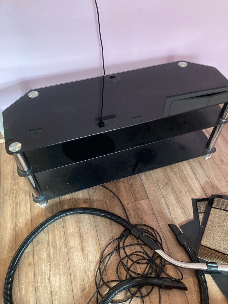 Tv stand now fiver big 